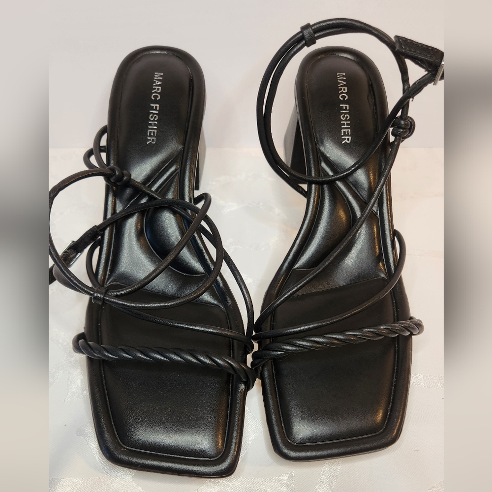 Marc Fisher Meggiane Comfort Black Strappy Square Toe Block Heel Sandal Size 11 - Picture 2 of 6